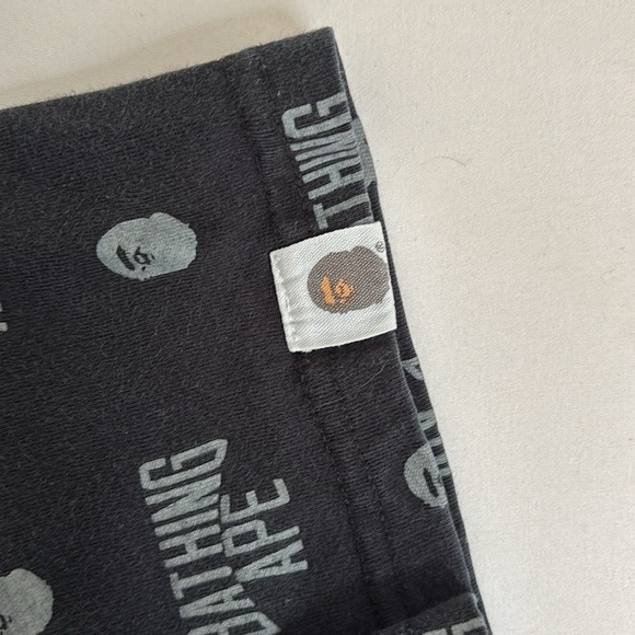 Kids ‼️BATHING APE Black Graphic T-Shirt size 150JP 10US (runs small) - Picture 2 of 5